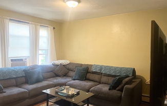 4 beds, 2 baths, 1,000 sqft, $3,800, Unit 2