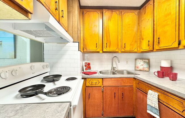 2 BR House w/ Fenced Yard