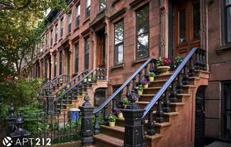 120 E 10 ST