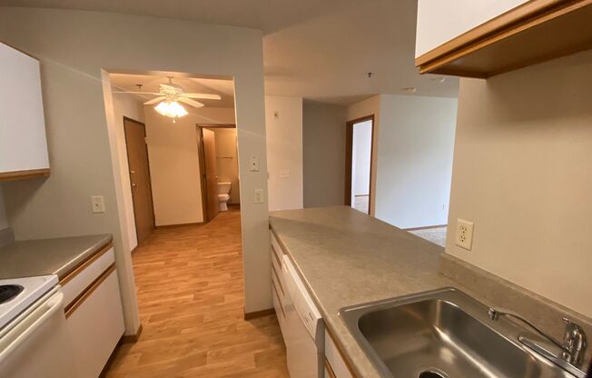 2 beds, 2 baths, 965 sqft, $1,400, Unit 104S