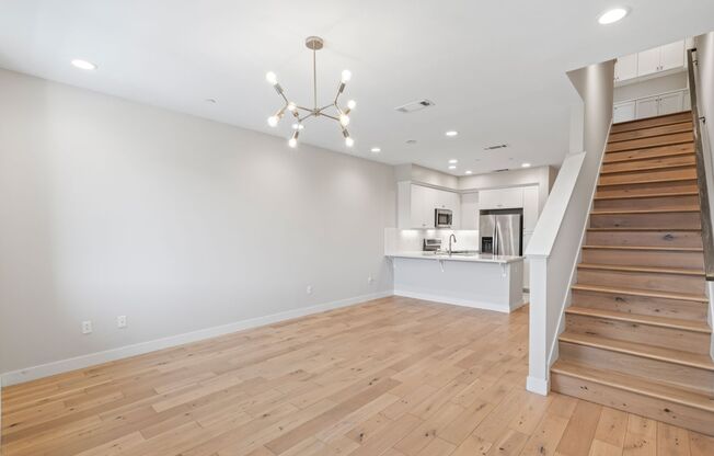 Built in 2017! Rarely available 3Bed/3Bath Townhome in SSF