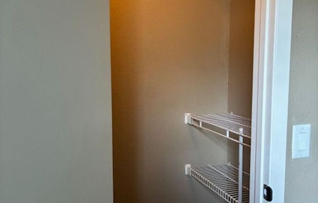 1 bed, 1 bath, 575 sqft, $1,215