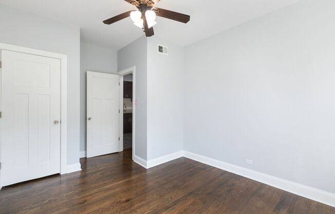 3 beds, 1 bath, 900 sqft, $2,750, Unit 6100-2nd floor