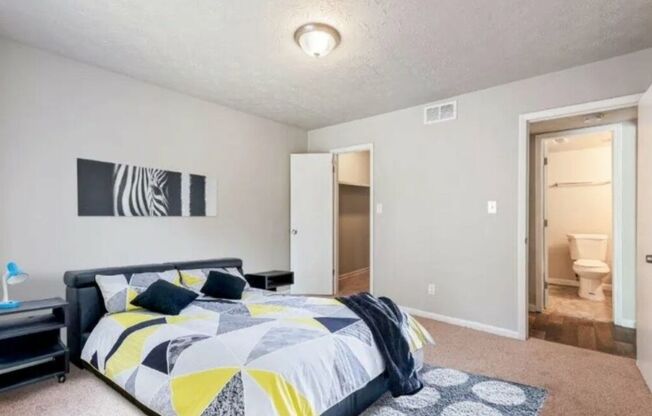 2 beds, 2 baths, 1,033 sqft, $1,299