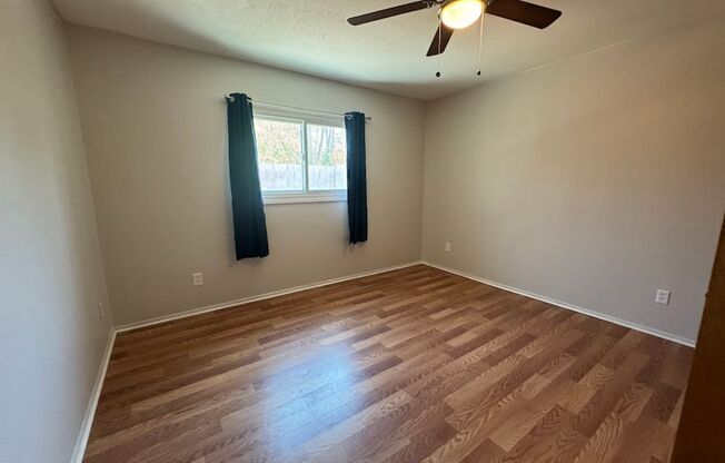 2 beds, 1 bath, $1,400