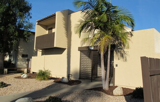 Walk to the beach! Spacious 2BD/1.5BA Townhouse in Pacific Beach!