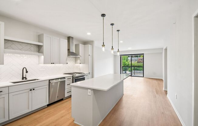 1 bed, 1 bath, 1,031 sqft, $3,045, Unit 310