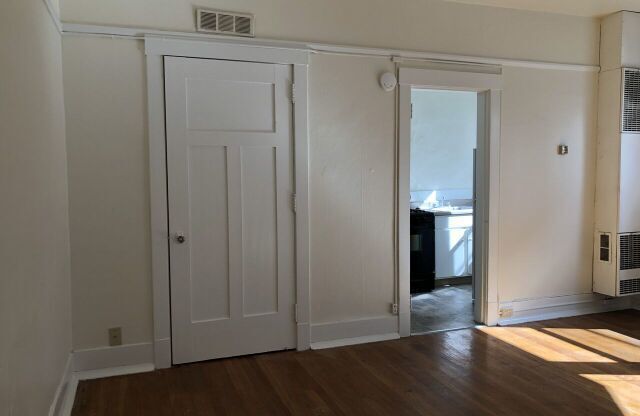 1 bed, 1 bath, 530 sqft, $1,695, Unit 102
