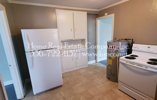 2 beds, 1 bath, $695, Unit 1243