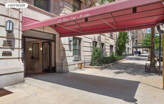 525 W ALT AVE 1