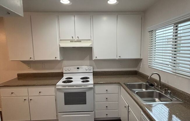 1 bed, 1 bath, 750 sqft, $2,160, Unit 802