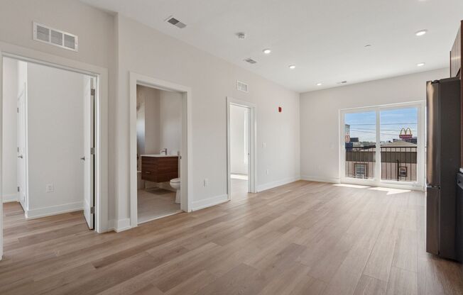 2 beds, 2 baths, 839 sqft, $2,385, Unit Unit 608