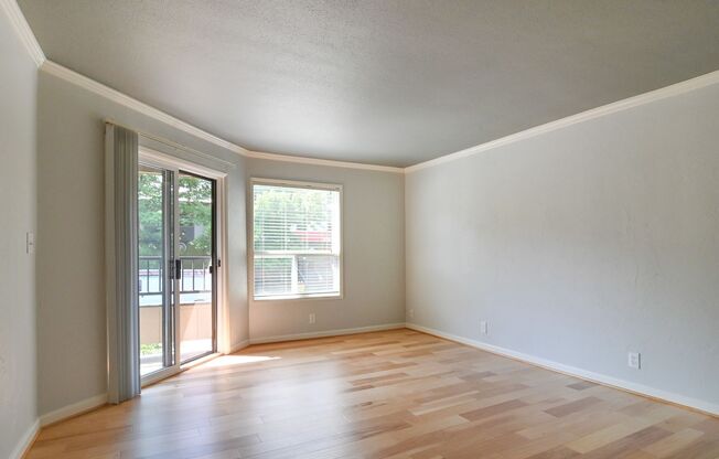 2 beds, 1 bath, $1,650, Unit 103