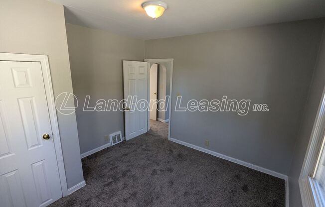 3 beds, 1 bath, $995