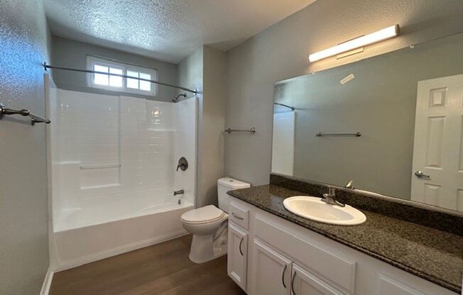 2 beds, 1 bath, 920 sqft, $2,830, Unit K10