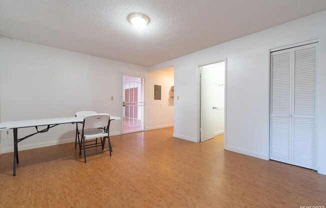 2 beds, 1 bath, $2,000