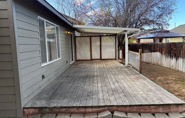 Desirable one Level Home in SW Redmond!