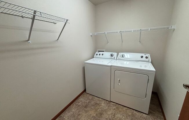 1 bed, 1 bath, 875 sqft, $1,050, Unit 306