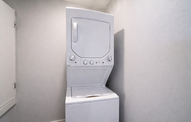 1 bed, 1 bath, $1,350, Unit 221