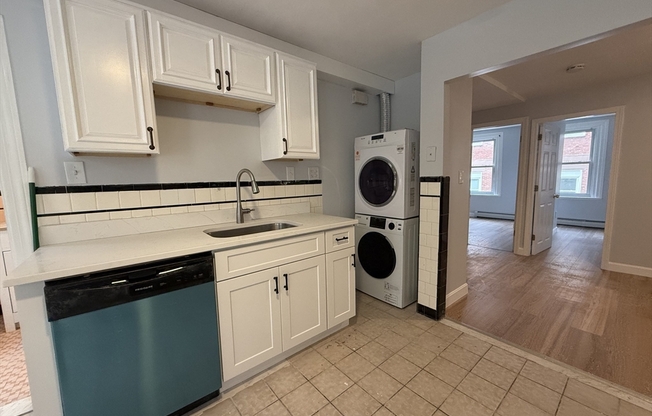 2 beds, 1 bath, 650 sqft, $3,000, Unit 2