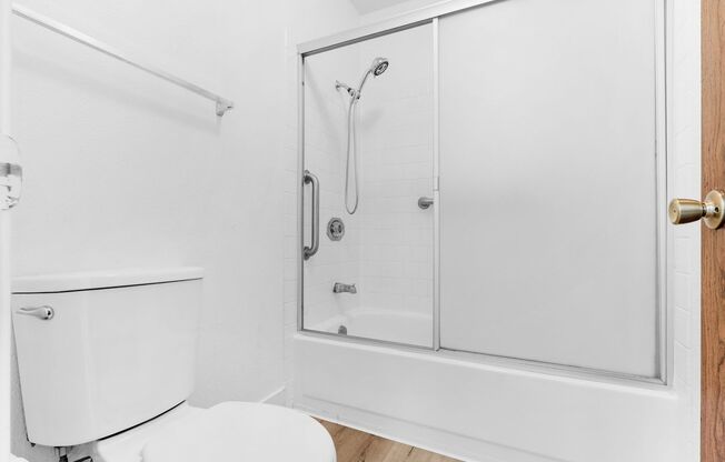 Studio, 1 bath, $1,300, Unit 9