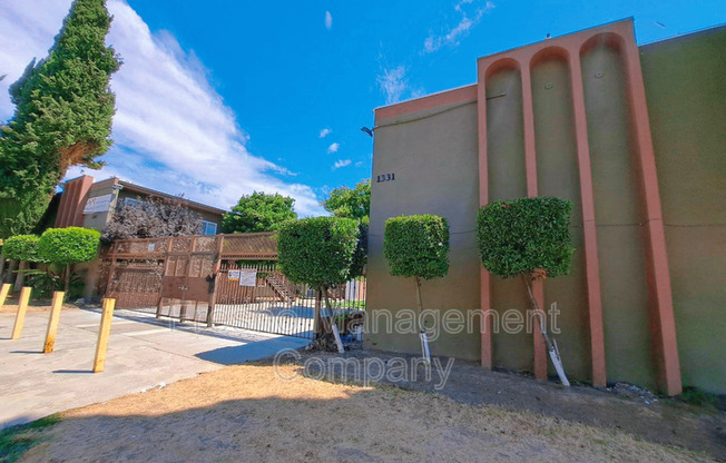1331 E SAN BRUNO AVE