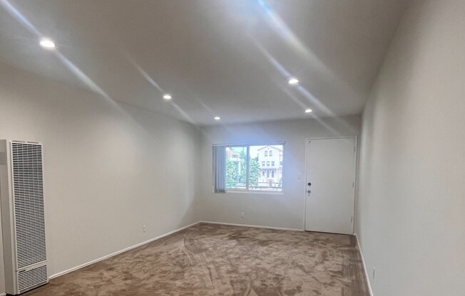 251 N El Molino Ave