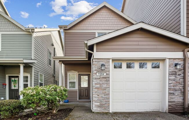 3 Bed/ 3bath Townhome + 1 Car Garage + W/D + Fenced Patio/Yard!