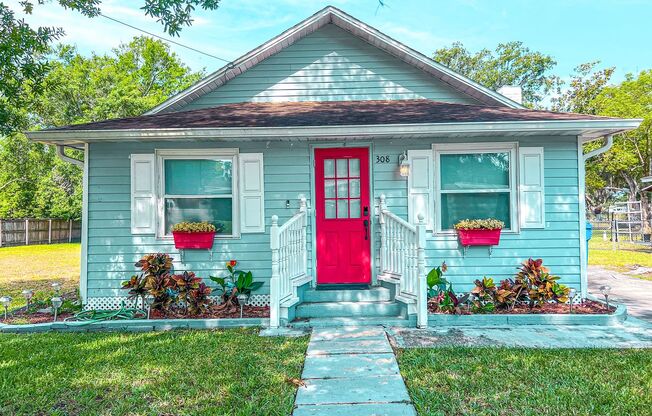 Charming Home in the Heart of Downtown Kissimmee – Spacious Yard, Gazebo, and Pond View!