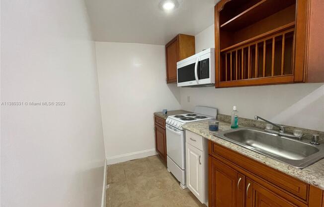 2957 SW 36 CT
