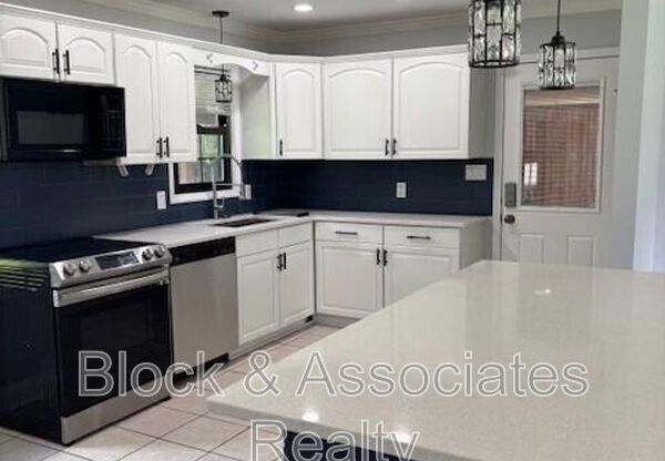 710 WAKELAND DR