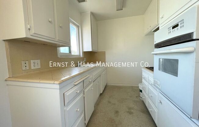 528 Cedar Ave. #1J
