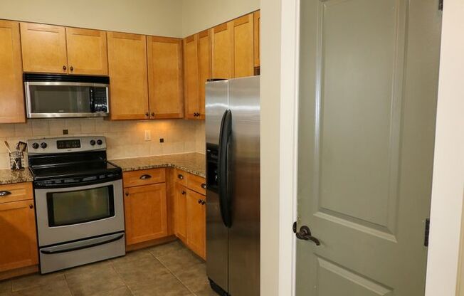 3 beds, 2 baths, $1,900, Unit Unit 4310