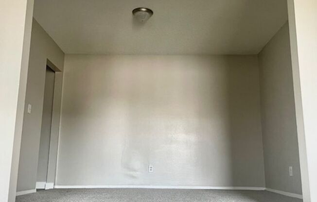 1 bed, 1 bath, 900 sqft, $1,150, Unit 86