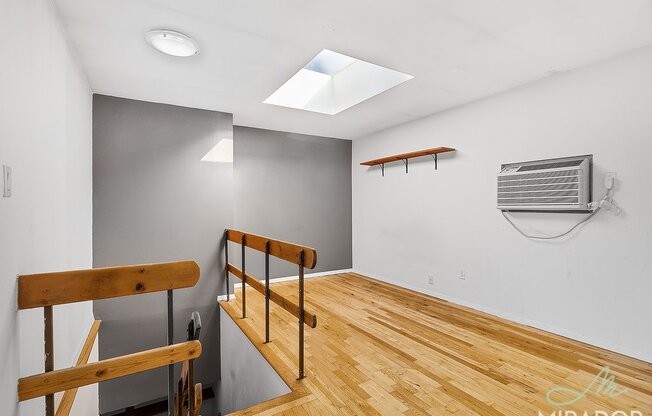 1 bed, 1 bath, $5,400, Unit PHH