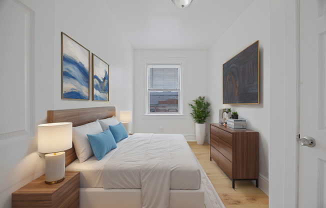 2204 E Carson Street