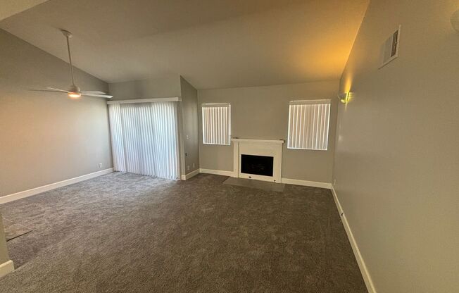 2 Bedroom Condo for Rent in Canyon Country!