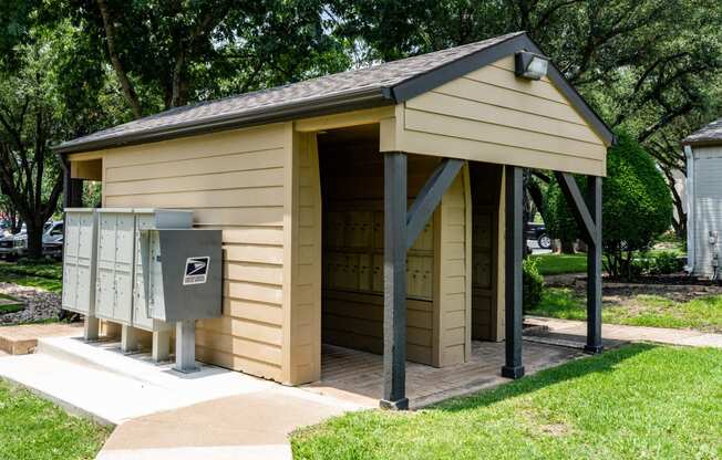 mailbox pavilion at Summit Ridge Apartments, Temple, 76502