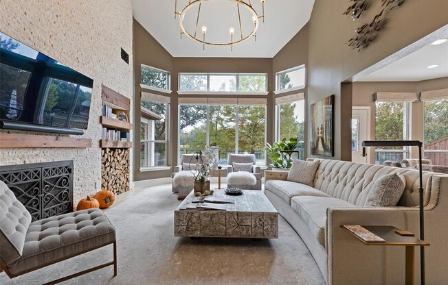 6128 HIGHVIEW DR