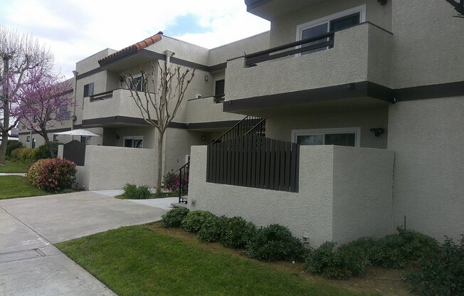 19550 E CIENEGA AVE