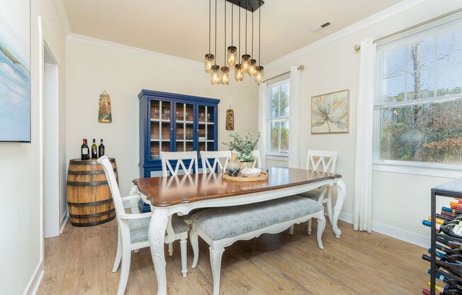 Hickory Half Acre with 4 beds 2.5 baths