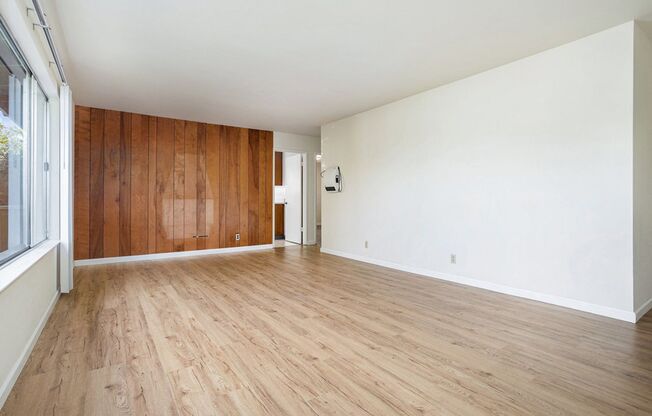 2 beds, 2 baths, $3,000, Unit 1372 Pearl St. #B