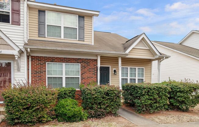 Master-on-Main End-Unit Townhome in Back Creek Villages!