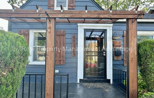 Beautifully Updated 3 Bedroom Bungalow Minutes from Livernois Ave of Fashion and Ferndale!