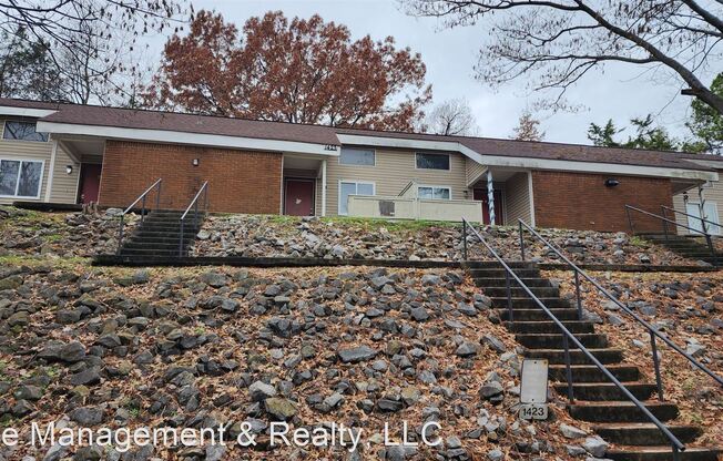 APARTMENT 1BR/1BA