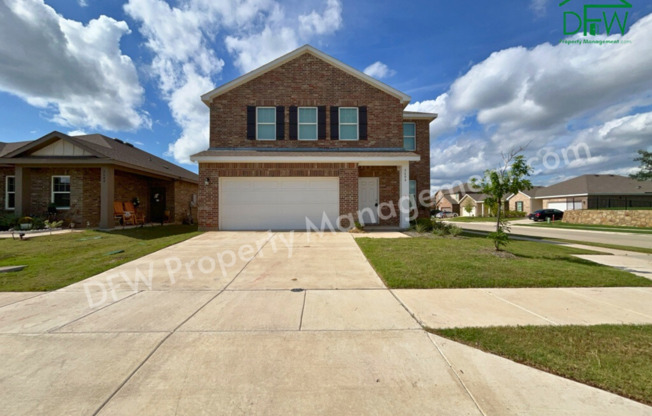 Spacious 5-Bedroom Home with Modern Upgrades for Lease in Fort Worth!