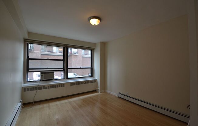 1 bed, 1 bath, 700 sqft, $1,850, Unit 418-0701