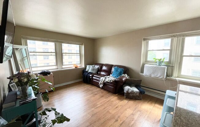 1 bed, 1 bath, $1,025, Unit 403