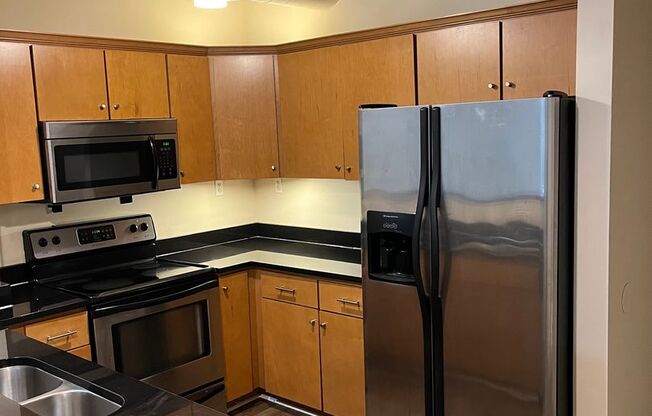 2 beds, 2 baths, 1,057 sqft, $1,744, Unit 00 - 714207