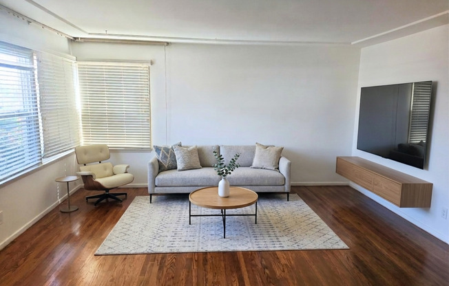 5824-5828 Montebello Park Way